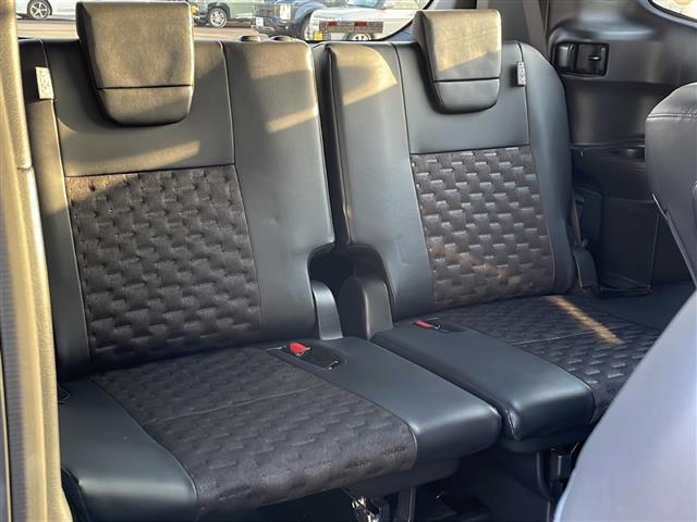 ヴォクシー S-Z ワンオーナー 禁煙車 純正10.5インチナビ CD・DVD・BT・フルセグ バックカメラ 寒冷地仕様 セーフティセンス 純正エンジンスターター 両側パワースライドドア ユニバーサルステップ(21枚目)