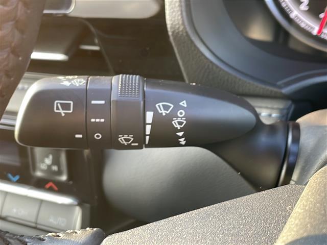 ヴォクシー S-Z ワンオーナー 禁煙車 純正10.5インチナビ CD・DVD・BT・フルセグ バックカメラ 寒冷地仕様 セーフティセンス 純正エンジンスターター 両側パワースライドドア ユニバーサルステップ(30枚目)