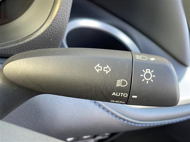 ヴォクシー S-Z ワンオーナー 禁煙車 純正10.5インチナビ CD・DVD・BT・フルセグ バックカメラ 寒冷地仕様 セーフティセンス 純正エンジンスターター 両側パワースライドドア ユニバーサルステップ(31枚目)