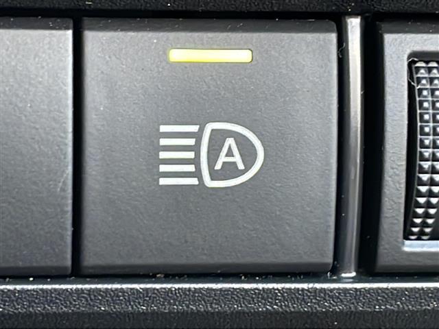 ヴォクシー S-Z ワンオーナー 禁煙車 純正10.5インチナビ CD・DVD・BT・フルセグ バックカメラ 寒冷地仕様 セーフティセンス 純正エンジンスターター 両側パワースライドドア ユニバーサルステップ(33枚目)