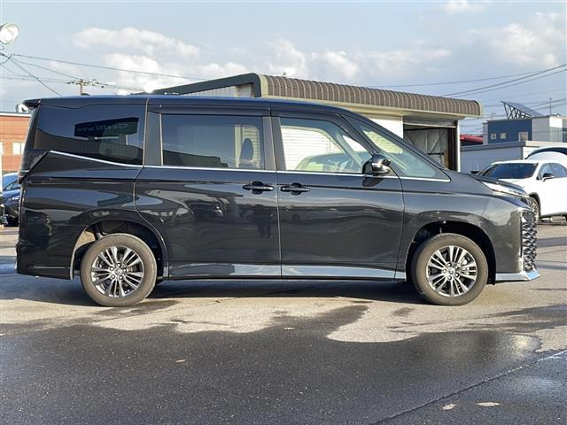 ヴォクシー S-Z ワンオーナー 禁煙車 純正10.5インチナビ CD・DVD・BT・フルセグ バックカメラ 寒冷地仕様 セーフティセンス 純正エンジンスターター 両側パワースライドドア ユニバーサルステップ(40枚目)