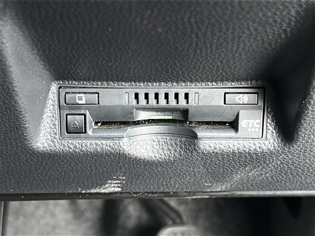 ヤリス X 4WD/禁煙車/寒冷地仕様/純正メモリナビ/前後コーナーセンサー/バックカメラ/レーダークルーズコントロール/プリクラッシュセーフティ/レーントレーシングアシスト/パーキングサポートブレーキ/ETC(5枚目)