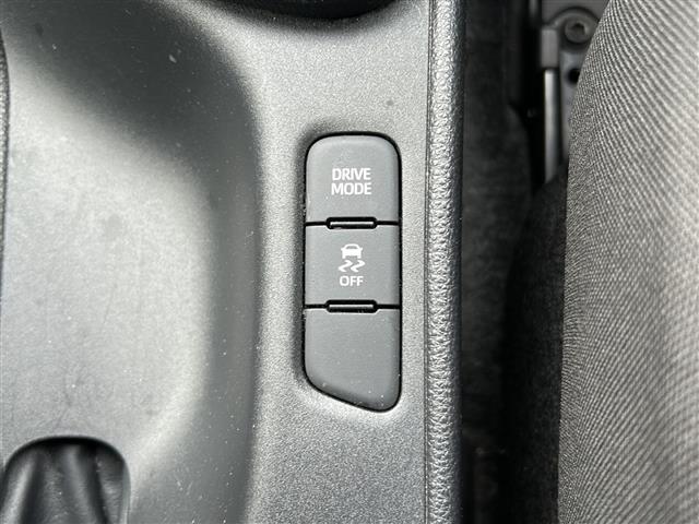ヤリス X 4WD/禁煙車/寒冷地仕様/純正メモリナビ/前後コーナーセンサー/バックカメラ/レーダークルーズコントロール/プリクラッシュセーフティ/レーントレーシングアシスト/パーキングサポートブレーキ/ETC(13枚目)
