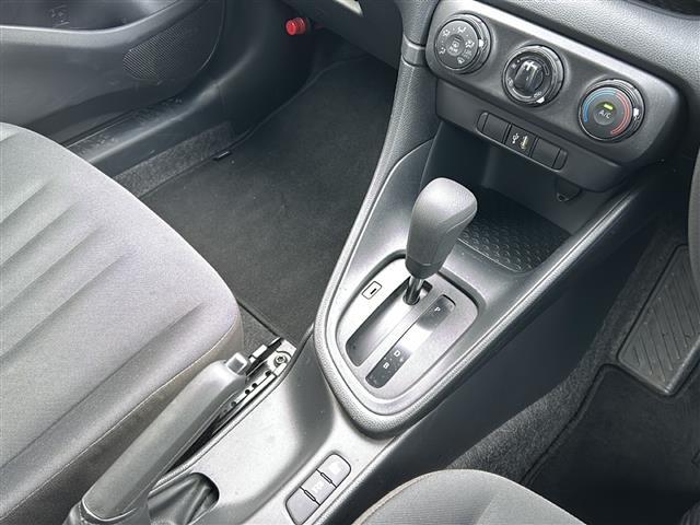 ヤリス X 4WD/禁煙車/寒冷地仕様/純正メモリナビ/前後コーナーセンサー/バックカメラ/レーダークルーズコントロール/プリクラッシュセーフティ/レーントレーシングアシスト/パーキングサポートブレーキ/ETC(16枚目)