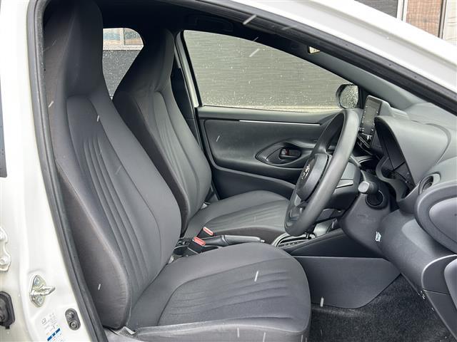 ヤリス X 4WD/禁煙車/寒冷地仕様/純正メモリナビ/前後コーナーセンサー/バックカメラ/レーダークルーズコントロール/プリクラッシュセーフティ/レーントレーシングアシスト/パーキングサポートブレーキ/ETC(17枚目)