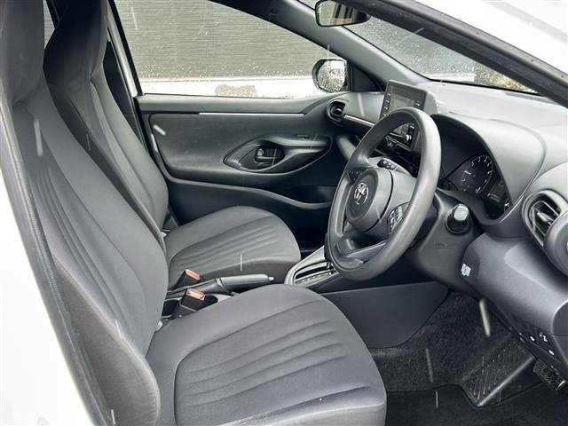 ヤリス X 4WD/禁煙車/寒冷地仕様/純正メモリナビ/前後コーナーセンサー/バックカメラ/レーダークルーズコントロール/プリクラッシュセーフティ/レーントレーシングアシスト/パーキングサポートブレーキ/ETC(18枚目)
