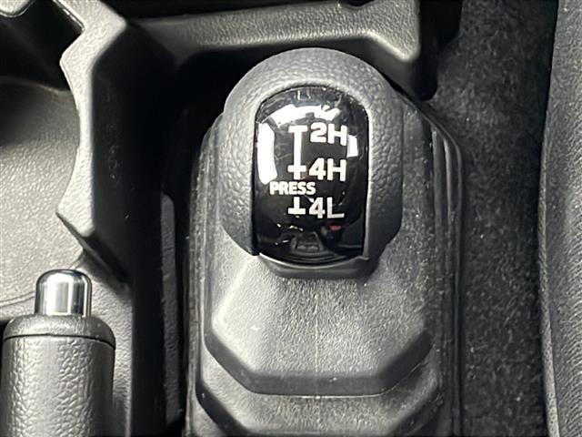 ジムニーシエラ ＪＣ　４ＷＤ／禁煙車／純正メモリナビ／ＣＤ／ＤＶＤ／ＳＤ／ＭＳＶ／ＢＴ／フルセグ／バックカメラ／スズキセーフティサポート／衝突軽減ブレーキ／レーンキープ／クルーズコントロール／アイドリングストップ／ＥＴＣ（10枚目）