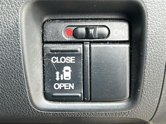 Ｎ－ＢＯＸカスタム Ｇ・Ｌパッケージ　４ＷＤ／禁煙車／純正モニターオーディオ／ＣＤ／ＡＵＸ／エンジンスターター／片側電動ドア／横滑り防止／オートライト／ＨＩＤヘッドライト／フォグライト／プッシュスタート／純正フロアマット（7枚目）