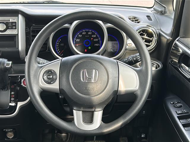 Ｎ－ＢＯＸカスタム Ｇ・Ｌパッケージ　４ＷＤ／禁煙車／純正モニターオーディオ／ＣＤ／ＡＵＸ／エンジンスターター／片側電動ドア／横滑り防止／オートライト／ＨＩＤヘッドライト／フォグライト／プッシュスタート／純正フロアマット（9枚目）