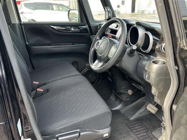 Ｎ－ＢＯＸカスタム Ｇ・Ｌパッケージ　４ＷＤ／禁煙車／純正モニターオーディオ／ＣＤ／ＡＵＸ／エンジンスターター／片側電動ドア／横滑り防止／オートライト／ＨＩＤヘッドライト／フォグライト／プッシュスタート／純正フロアマット（19枚目）