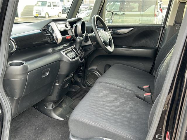 Ｎ－ＢＯＸカスタム Ｇ・Ｌパッケージ　４ＷＤ／禁煙車／純正モニターオーディオ／ＣＤ／ＡＵＸ／エンジンスターター／片側電動ドア／横滑り防止／オートライト／ＨＩＤヘッドライト／フォグライト／プッシュスタート／純正フロアマット（21枚目）