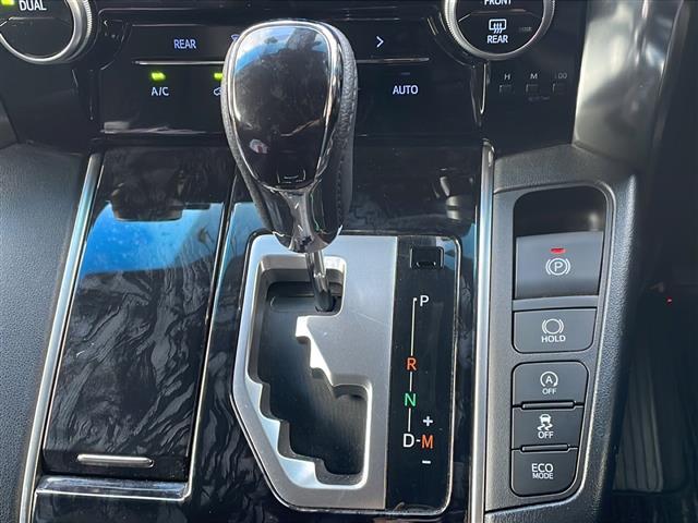 アルファード ２．５Ｓ　タイプゴールド　４ＷＤ／禁煙車／純正ディスプレイオーディオナビ機能付き／ＣＤ／ＤＶＤ／ＢＴ／ＵＳＢ／フルセグ／純正フリップダウンモニター／バックカメラ／トヨタセーフティセンス／ＰＣＳ／ＡＣＣ／ＬＴＡ／ＰＫＳＢ／ＥＴＣ（10枚目）