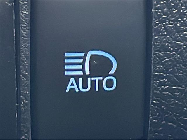 アルファード ２．５Ｓ　タイプゴールド　４ＷＤ／禁煙車／純正ディスプレイオーディオナビ機能付き／ＣＤ／ＤＶＤ／ＢＴ／ＵＳＢ／フルセグ／純正フリップダウンモニター／バックカメラ／トヨタセーフティセンス／ＰＣＳ／ＡＣＣ／ＬＴＡ／ＰＫＳＢ／ＥＴＣ（11枚目）