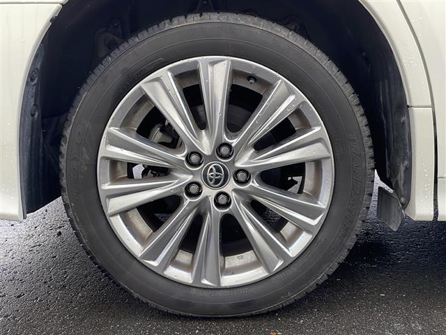 アルファード ２．５Ｓ　タイプゴールド　４ＷＤ／禁煙車／純正ディスプレイオーディオナビ機能付き／ＣＤ／ＤＶＤ／ＢＴ／ＵＳＢ／フルセグ／純正フリップダウンモニター／バックカメラ／トヨタセーフティセンス／ＰＣＳ／ＡＣＣ／ＬＴＡ／ＰＫＳＢ／ＥＴＣ（13枚目）