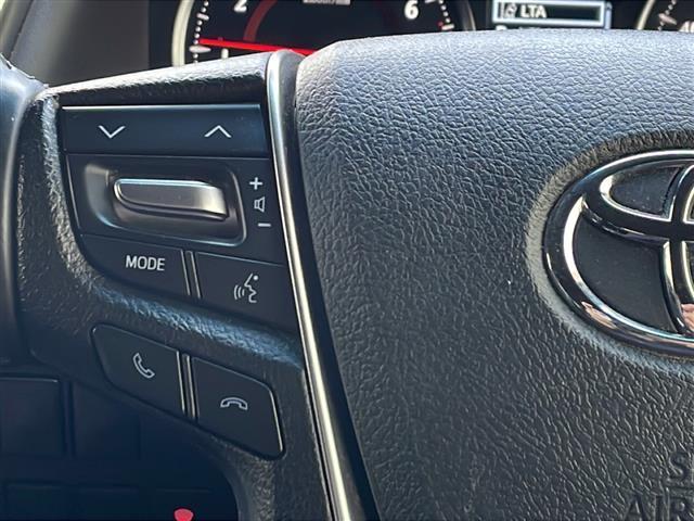 アルファード ２．５Ｓ　タイプゴールド　４ＷＤ／禁煙車／純正ディスプレイオーディオナビ機能付き／ＣＤ／ＤＶＤ／ＢＴ／ＵＳＢ／フルセグ／純正フリップダウンモニター／バックカメラ／トヨタセーフティセンス／ＰＣＳ／ＡＣＣ／ＬＴＡ／ＰＫＳＢ／ＥＴＣ（14枚目）