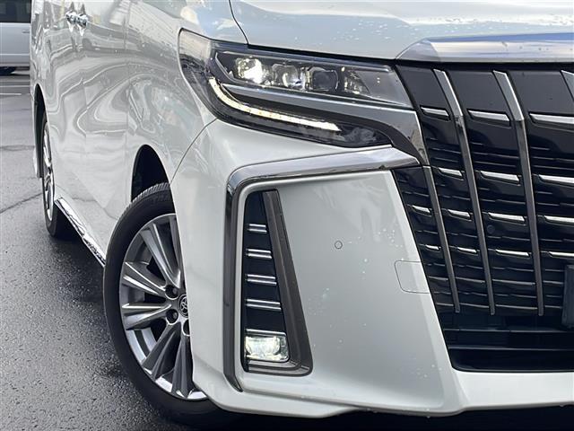 アルファード ２．５Ｓ　タイプゴールド　４ＷＤ／禁煙車／純正ディスプレイオーディオナビ機能付き／ＣＤ／ＤＶＤ／ＢＴ／ＵＳＢ／フルセグ／純正フリップダウンモニター／バックカメラ／トヨタセーフティセンス／ＰＣＳ／ＡＣＣ／ＬＴＡ／ＰＫＳＢ／ＥＴＣ（16枚目）