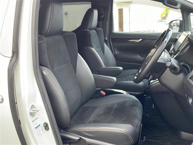 アルファード ２．５Ｓ　タイプゴールド　４ＷＤ／禁煙車／純正ディスプレイオーディオナビ機能付き／ＣＤ／ＤＶＤ／ＢＴ／ＵＳＢ／フルセグ／純正フリップダウンモニター／バックカメラ／トヨタセーフティセンス／ＰＣＳ／ＡＣＣ／ＬＴＡ／ＰＫＳＢ／ＥＴＣ（23枚目）