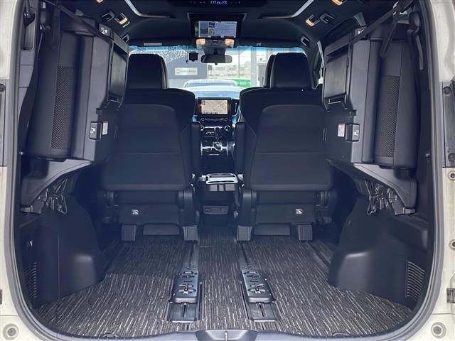 アルファード ２．５Ｓ　タイプゴールド　４ＷＤ／禁煙車／純正ディスプレイオーディオナビ機能付き／ＣＤ／ＤＶＤ／ＢＴ／ＵＳＢ／フルセグ／純正フリップダウンモニター／バックカメラ／トヨタセーフティセンス／ＰＣＳ／ＡＣＣ／ＬＴＡ／ＰＫＳＢ／ＥＴＣ（25枚目）