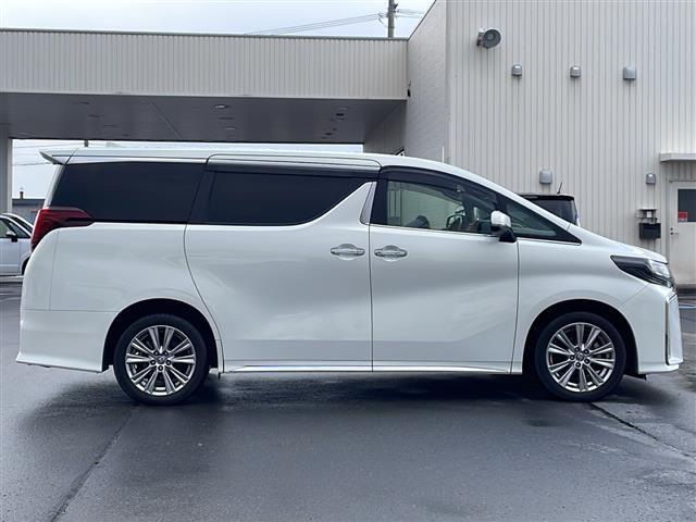 アルファード ２．５Ｓ　タイプゴールド　４ＷＤ／禁煙車／純正ディスプレイオーディオナビ機能付き／ＣＤ／ＤＶＤ／ＢＴ／ＵＳＢ／フルセグ／純正フリップダウンモニター／バックカメラ／トヨタセーフティセンス／ＰＣＳ／ＡＣＣ／ＬＴＡ／ＰＫＳＢ／ＥＴＣ（38枚目）
