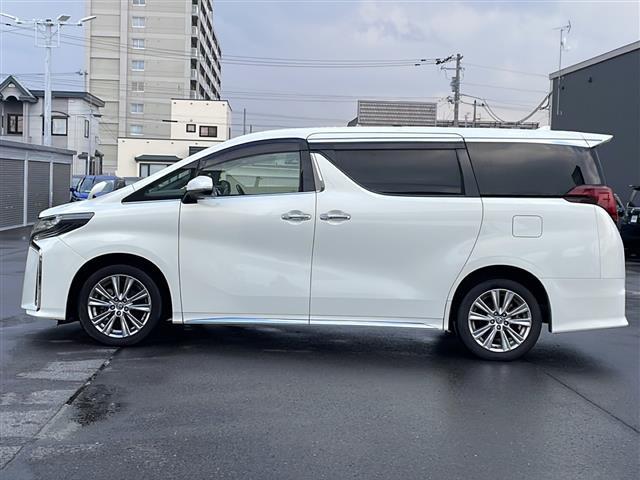 アルファード ２．５Ｓ　タイプゴールド　４ＷＤ／禁煙車／純正ディスプレイオーディオナビ機能付き／ＣＤ／ＤＶＤ／ＢＴ／ＵＳＢ／フルセグ／純正フリップダウンモニター／バックカメラ／トヨタセーフティセンス／ＰＣＳ／ＡＣＣ／ＬＴＡ／ＰＫＳＢ／ＥＴＣ（39枚目）