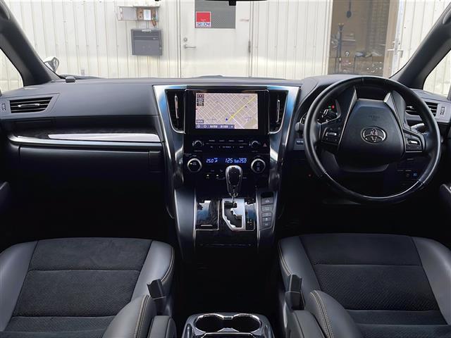 アルファード ２．５Ｓ　タイプゴールド　４ＷＤ／禁煙車／純正ディスプレイオーディオナビ機能付き／ＣＤ／ＤＶＤ／ＢＴ／ＵＳＢ／フルセグ／純正フリップダウンモニター／バックカメラ／トヨタセーフティセンス／ＰＣＳ／ＡＣＣ／ＬＴＡ／ＰＫＳＢ／ＥＴＣ（42枚目）