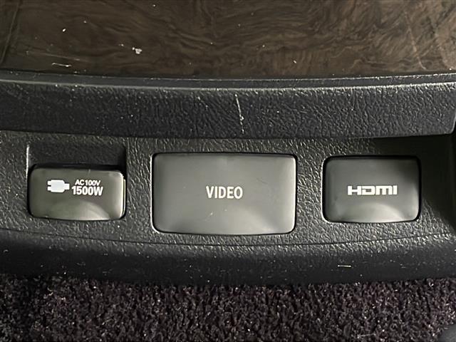 アルファードハイブリッド エグゼクティブラウンジ 4WD/禁煙車/JBLサウンド/純正SDナビ/BD再生/フルセグ/パノラミックビューモニター/12.1型リアエンターテイメント/トヨタセーフティセンス/シートヒーター/エアシート/1500W/ドラレコ(13枚目)