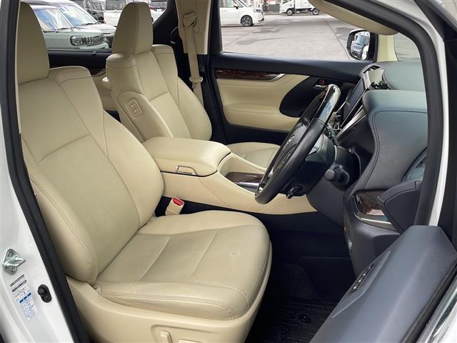 アルファードハイブリッド G 4WD/サンルーフ/JBLサウンド/純正SDナビ/BD再生/フルセグ/バックカメラ/パーキングアシスト/トヨタセーフティセンス/BSM/シートヒーター/エアシート/両側電動ドア/ドライブレコーダー(19枚目)