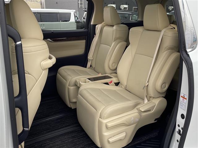 アルファードハイブリッド G 4WD/サンルーフ/JBLサウンド/純正SDナビ/BD再生/フルセグ/バックカメラ/パーキングアシスト/トヨタセーフティセンス/BSM/シートヒーター/エアシート/両側電動ドア/ドライブレコーダー(25枚目)