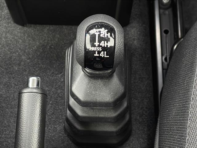 ジムニーシエラ JC 4WD/禁煙車/ワンオーナー/純正メモリナビ/CD/DVD/SD/USB/BT/フルセグ/バックカメラ/スズキセーフティサポート/衝突軽減ブレーキ/レーンキープ/クルーズコントロール/シートヒーター(30枚目)