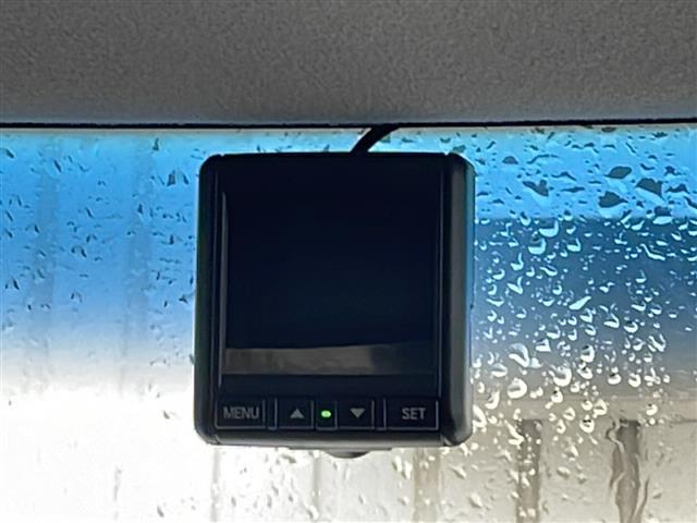 Ｎ－ＢＯＸカスタム Ｇ・Ｌパッケージ　純正ナビＣＤ／ＤＶＤ／ＢＴ／ＴＶ／／バックカメラ／片側パワースライドドア／禁煙車／４ＷＤ／横滑り防止／前席シートヒーター／ビルトインＥＴＣ／ミラーヒーター／オートライト／ドライブレコーダー／ＨＩＤ（5枚目）