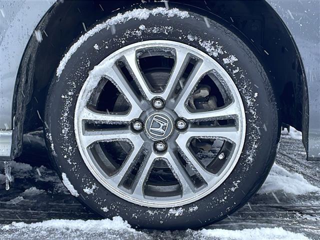 Ｎ－ＢＯＸカスタム Ｇ・Ｌパッケージ　純正ナビＣＤ／ＤＶＤ／ＢＴ／ＴＶ／／バックカメラ／片側パワースライドドア／禁煙車／４ＷＤ／横滑り防止／前席シートヒーター／ビルトインＥＴＣ／ミラーヒーター／オートライト／ドライブレコーダー／ＨＩＤ（13枚目）