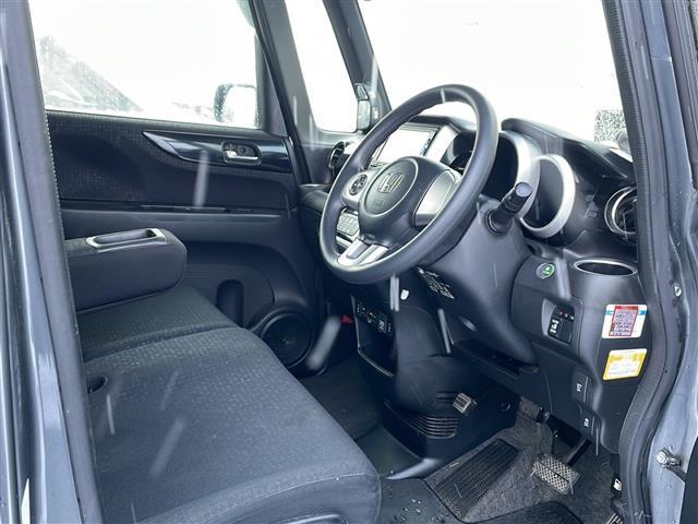 Ｎ－ＢＯＸカスタム Ｇ・Ｌパッケージ　純正ナビＣＤ／ＤＶＤ／ＢＴ／ＴＶ／／バックカメラ／片側パワースライドドア／禁煙車／４ＷＤ／横滑り防止／前席シートヒーター／ビルトインＥＴＣ／ミラーヒーター／オートライト／ドライブレコーダー／ＨＩＤ（14枚目）