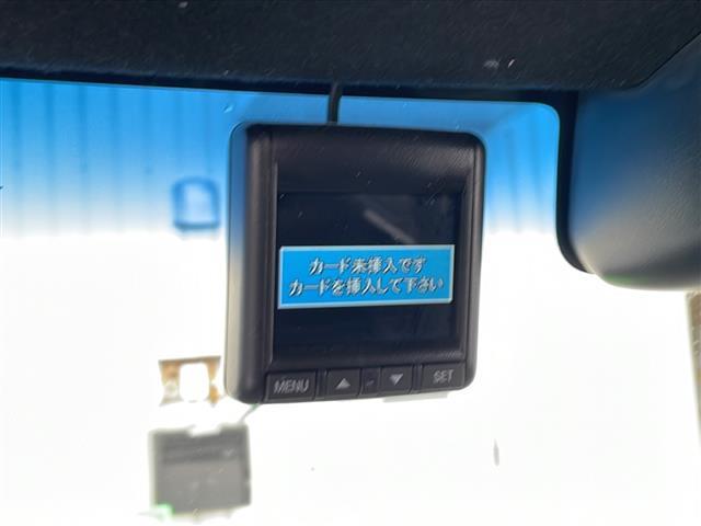 Ｎ－ＢＯＸカスタム Ｇ・Ｌターボホンダセンシング　４ＷＤ／禁煙車／ホンダセンシング／純正ナビ／バックカメラ／ビルトインＥＴＣ／前方ドライブレコーダー／オートエアコン／ミラーヒーター／前席シートヒーター／革巻きステアリング／ＬＥＤヘッドライト（5枚目）