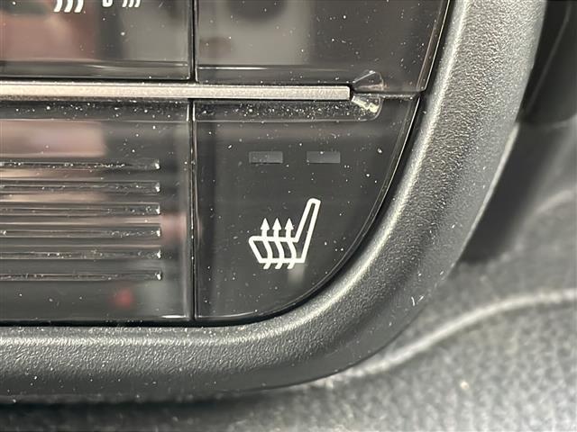 Ｎ－ＢＯＸカスタム Ｇ・Ｌターボホンダセンシング　４ＷＤ／禁煙車／ホンダセンシング／純正ナビ／バックカメラ／ビルトインＥＴＣ／前方ドライブレコーダー／オートエアコン／ミラーヒーター／前席シートヒーター／革巻きステアリング／ＬＥＤヘッドライト（6枚目）