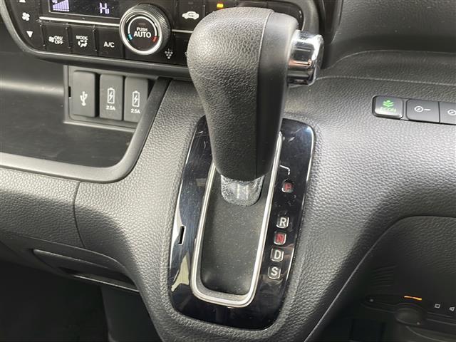 Ｎ－ＢＯＸカスタム Ｇ・Ｌターボホンダセンシング　４ＷＤ／禁煙車／ホンダセンシング／純正ナビ／バックカメラ／ビルトインＥＴＣ／前方ドライブレコーダー／オートエアコン／ミラーヒーター／前席シートヒーター／革巻きステアリング／ＬＥＤヘッドライト（26枚目）