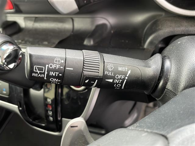 N-BOXカスタム G・ターボLパッケージ 4WD/純正ナビ/バックカメラ/ビルトインETC/純正ドライブレコーダー前方/両側パワースライドドア/オートエアコン/前席シートヒーター/ハーフレザーシート/革巻きステアリング/パドルシフト/クルコン(22枚目)