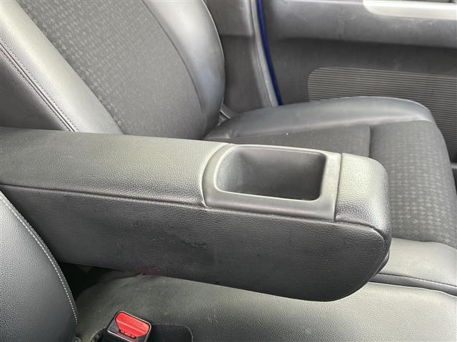 N-BOXカスタム G・ターボLパッケージ 4WD/純正ナビ/バックカメラ/ビルトインETC/純正ドライブレコーダー前方/両側パワースライドドア/オートエアコン/前席シートヒーター/ハーフレザーシート/革巻きステアリング/パドルシフト/クルコン(30枚目)