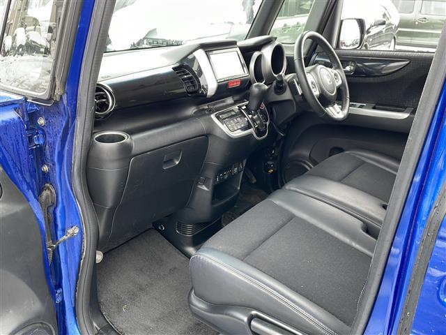 N-BOXカスタム G・ターボLパッケージ 4WD/純正ナビ/バックカメラ/ビルトインETC/純正ドライブレコーダー前方/両側パワースライドドア/オートエアコン/前席シートヒーター/ハーフレザーシート/革巻きステアリング/パドルシフト/クルコン(31枚目)