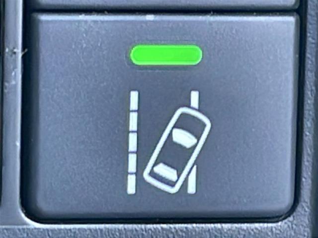 グレイス ハイブリッドＤＸ　寒冷地仕様／社外ナビ／バックカメラ／ミラーヒーター／オートライト／オートハイビーム／レーダークルーズコントロール／前後ドライブレコーダー／４ＷＤ／／ＥＴＣ／レーンキープアシスト／衝突軽減ブレーキ／取説（7枚目）