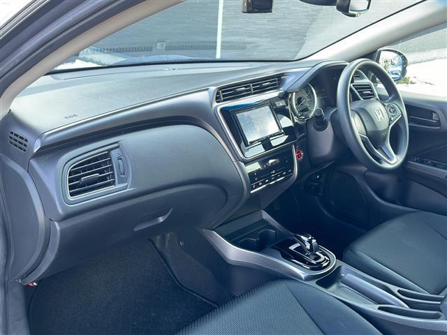 グレイス ハイブリッドＤＸ　寒冷地仕様／社外ナビ／バックカメラ／ミラーヒーター／オートライト／オートハイビーム／レーダークルーズコントロール／前後ドライブレコーダー／４ＷＤ／／ＥＴＣ／レーンキープアシスト／衝突軽減ブレーキ／取説（12枚目）