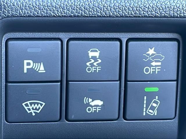 グレイス ハイブリッドＤＸ　寒冷地仕様／社外ナビ／バックカメラ／ミラーヒーター／オートライト／オートハイビーム／レーダークルーズコントロール／前後ドライブレコーダー／４ＷＤ／／ＥＴＣ／レーンキープアシスト／衝突軽減ブレーキ／取説（26枚目）