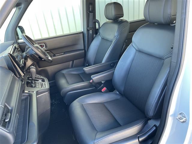 ステップワゴン スパーダ　／４ＷＤ／禁煙車／寒冷地仕様／社外ナビ／両側電動スライドドア／パワーテールゲート／前席シートヒーター／ワイパーデアイサー／バックカメラ／前後コーナーセンサー／ＣＭＢＳ／路外逸脱抑制機能／ガソリンターボ（20枚目）