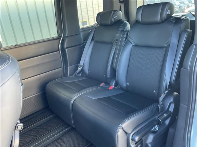 ステップワゴン スパーダ　／４ＷＤ／禁煙車／寒冷地仕様／社外ナビ／両側電動スライドドア／パワーテールゲート／前席シートヒーター／ワイパーデアイサー／バックカメラ／前後コーナーセンサー／ＣＭＢＳ／路外逸脱抑制機能／ガソリンターボ（25枚目）