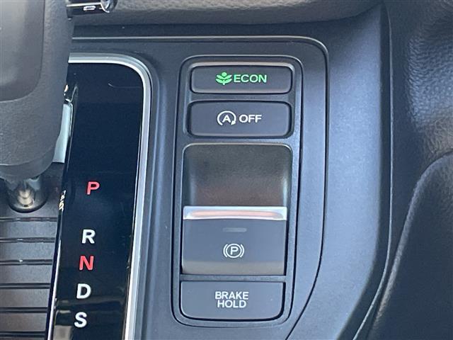 ステップワゴン スパーダ　／４ＷＤ／禁煙車／寒冷地仕様／社外ナビ／両側電動スライドドア／パワーテールゲート／前席シートヒーター／ワイパーデアイサー／バックカメラ／前後コーナーセンサー／ＣＭＢＳ／路外逸脱抑制機能／ガソリンターボ（28枚目）