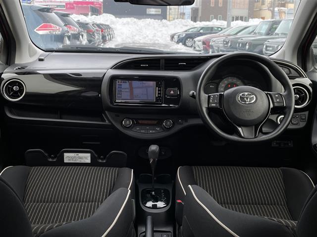 ヴィッツ ジュエラ 4WD/禁煙車/寒冷地仕様/純正エンジンスターター/スマートキー/社外SDナビ/CD・DVD・BT・フルセグ/バックカメラ/レーンデパーチャーアラート/プリクラッシュセーフティ/オートハイビーム(41枚目)