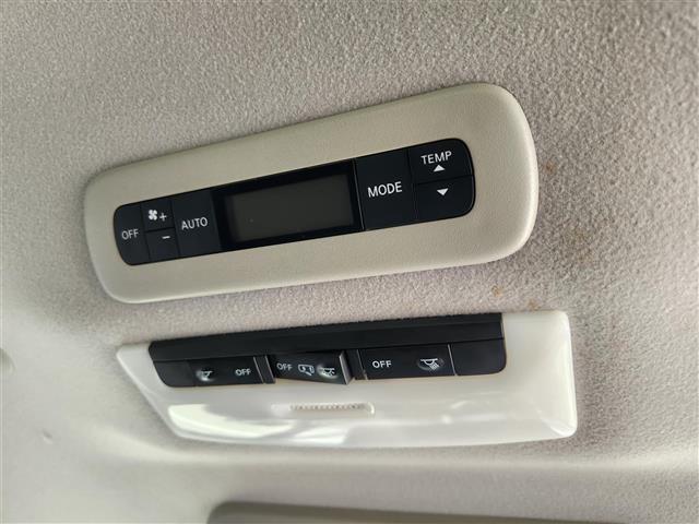 セレナ e-パワー ハイウェイスターV 全方位モニター レーダーCC 前後Pセンサー エマブレ プロパイロット 車線逸脱防止 駐車支援 デジタルルームミラー LEDオートライト 純正9型ナビ 両側パワスラ ビルトインETC 後席用モニター(9枚目)