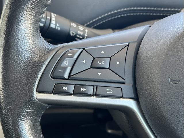 セレナ e-パワー ハイウェイスターV 全方位モニター レーダーCC 前後Pセンサー エマブレ プロパイロット 車線逸脱防止 駐車支援 デジタルルームミラー LEDオートライト 純正9型ナビ 両側パワスラ ビルトインETC 後席用モニター(12枚目)