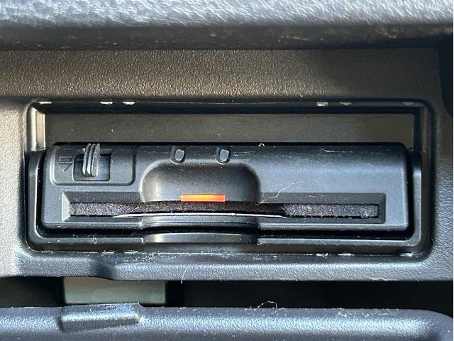 セレナ e-パワー ハイウェイスターV 全方位モニター レーダーCC 前後Pセンサー エマブレ プロパイロット 車線逸脱防止 駐車支援 デジタルルームミラー LEDオートライト 純正9型ナビ 両側パワスラ ビルトインETC 後席用モニター(35枚目)