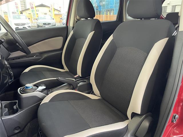 ノート ｅ－パワー　Ｘ　純正ナビ（ＴＶ／Ｂｌｕｅｔｏｏｔｈ／ＣＤ／ＤＶＤ）／全方位カメラ／前方ドライブレコーダー／ＥＴＣ／コーナーセンサー／衝突軽減防止装置／横滑り防止装置／パーキングセンサー／純正フロアマット／スペアキー（24枚目）