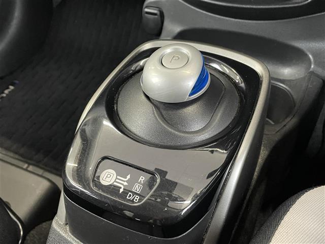 ノート ｅ－パワー　Ｘ　純正ナビ（ＴＶ／Ｂｌｕｅｔｏｏｔｈ／ＣＤ／ＤＶＤ）／全方位カメラ／前方ドライブレコーダー／ＥＴＣ／コーナーセンサー／衝突軽減防止装置／横滑り防止装置／パーキングセンサー／純正フロアマット／スペアキー（30枚目）